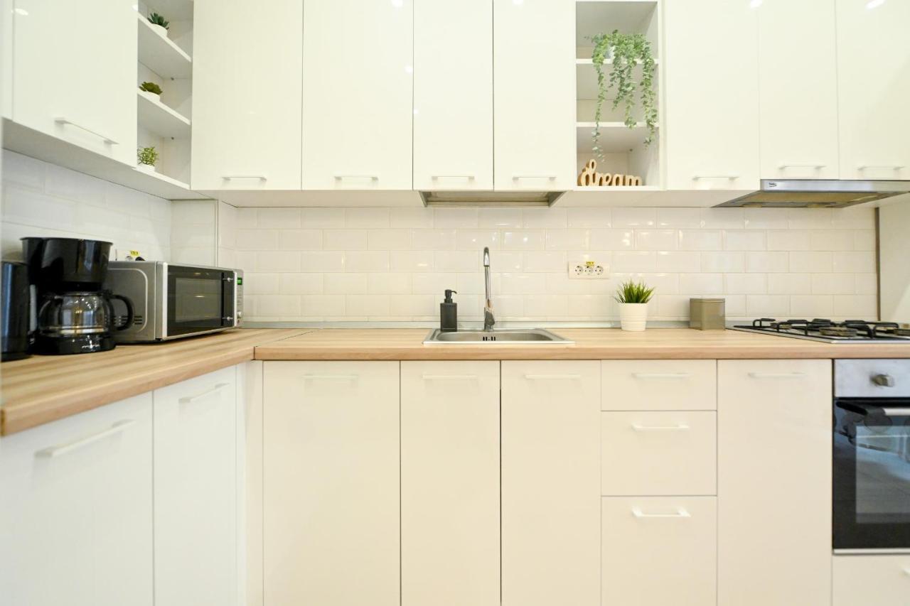 Splendid 2Br Apartment With Breathtaking Views Of Casa Poporului Bukarest Kültér fotó