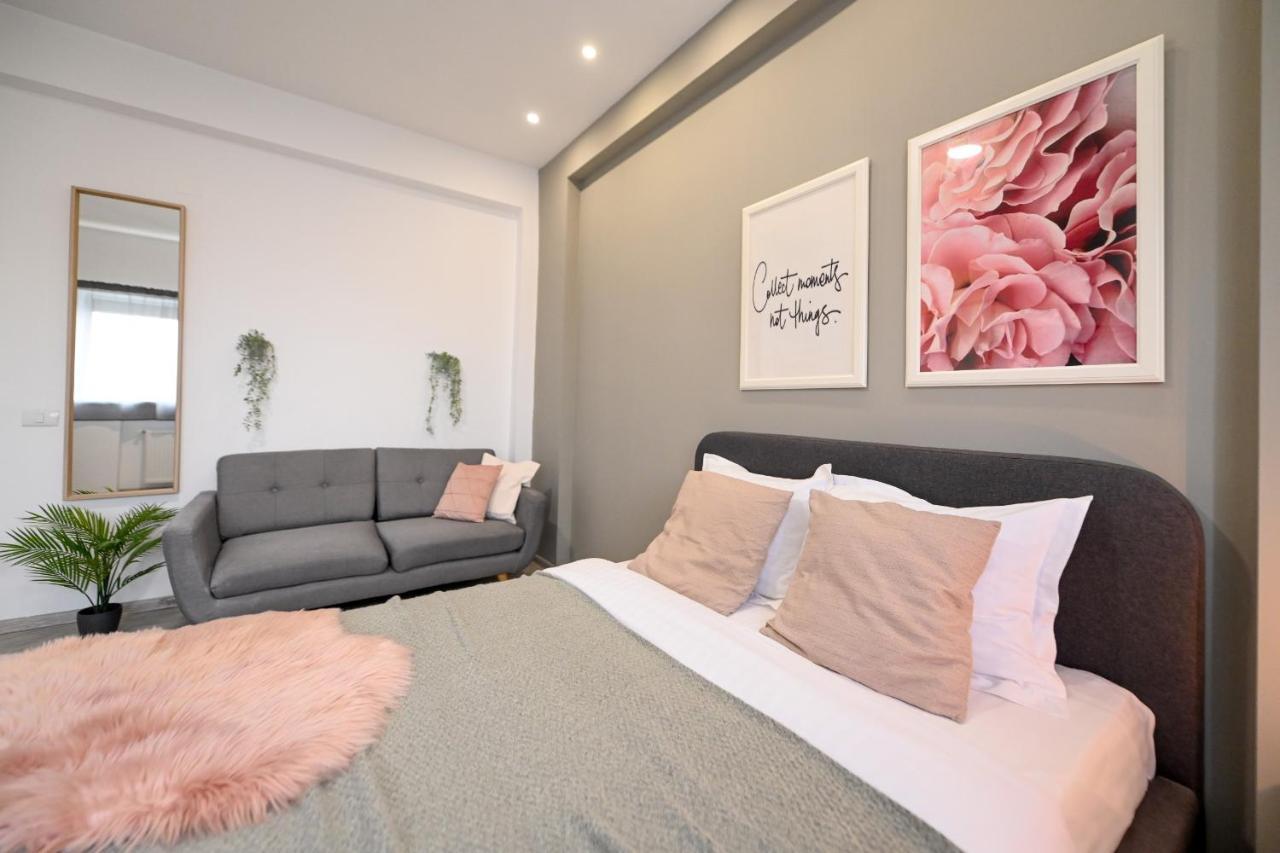 Splendid 2Br Apartment With Breathtaking Views Of Casa Poporului Bukarest Kültér fotó