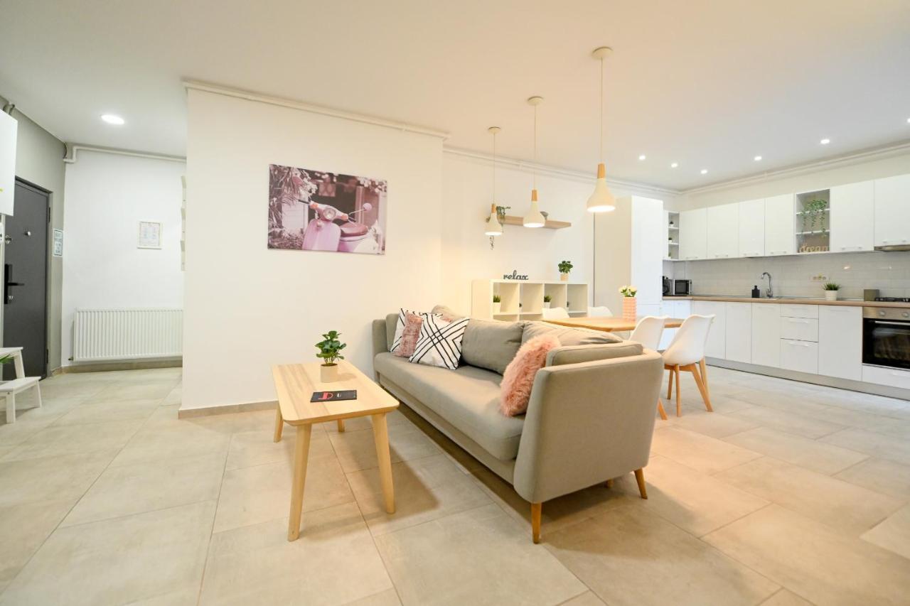 Splendid 2Br Apartment With Breathtaking Views Of Casa Poporului Bukarest Kültér fotó