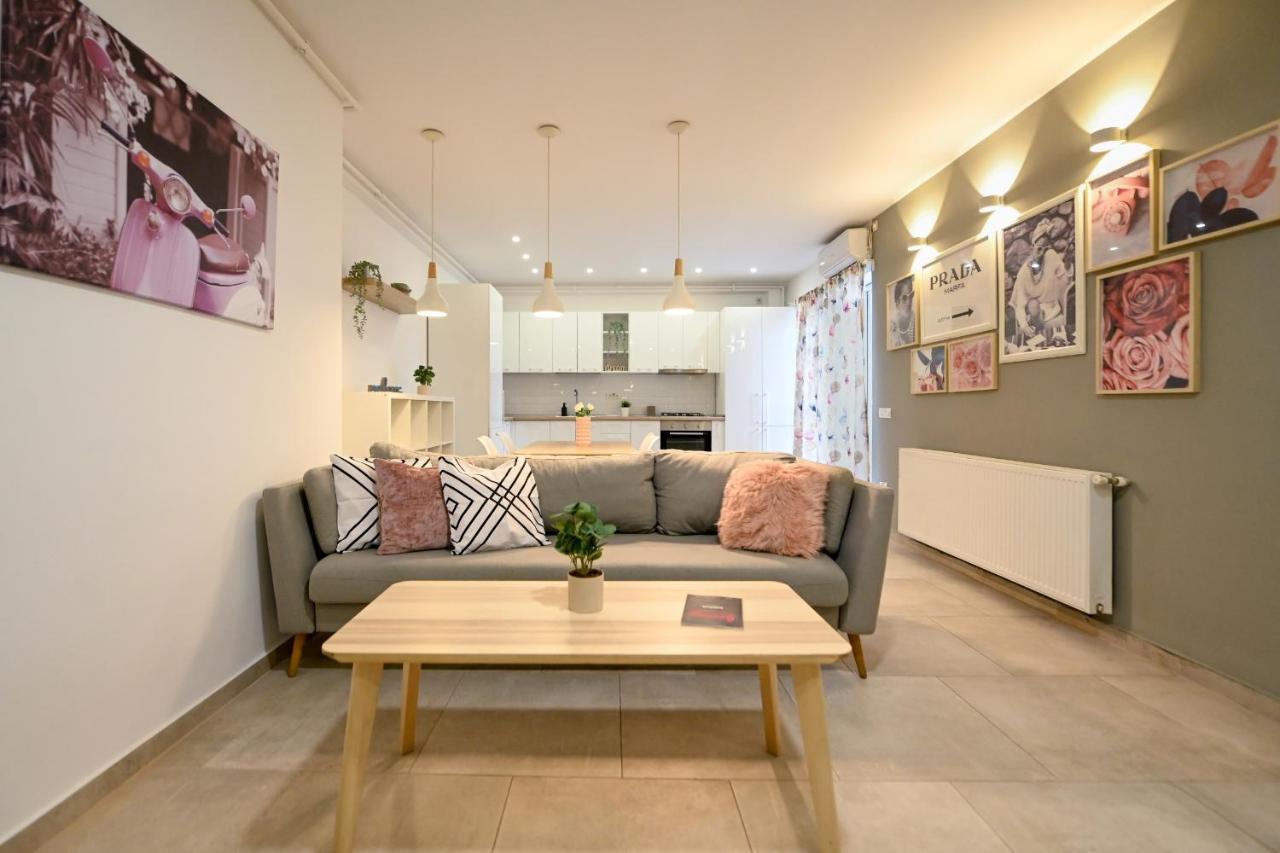 Splendid 2Br Apartment With Breathtaking Views Of Casa Poporului Bukarest Kültér fotó