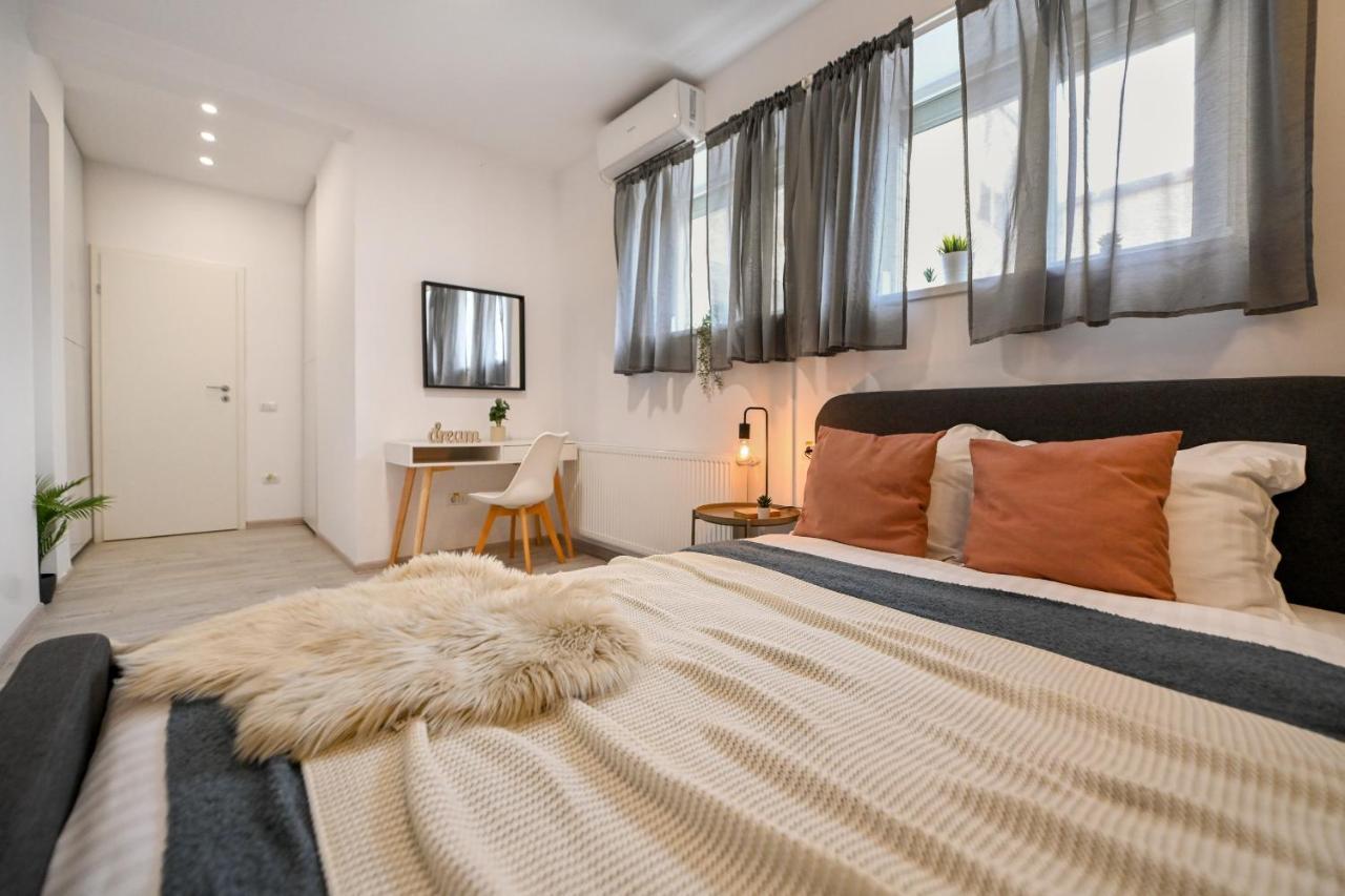 Splendid 2Br Apartment With Breathtaking Views Of Casa Poporului Bukarest Kültér fotó