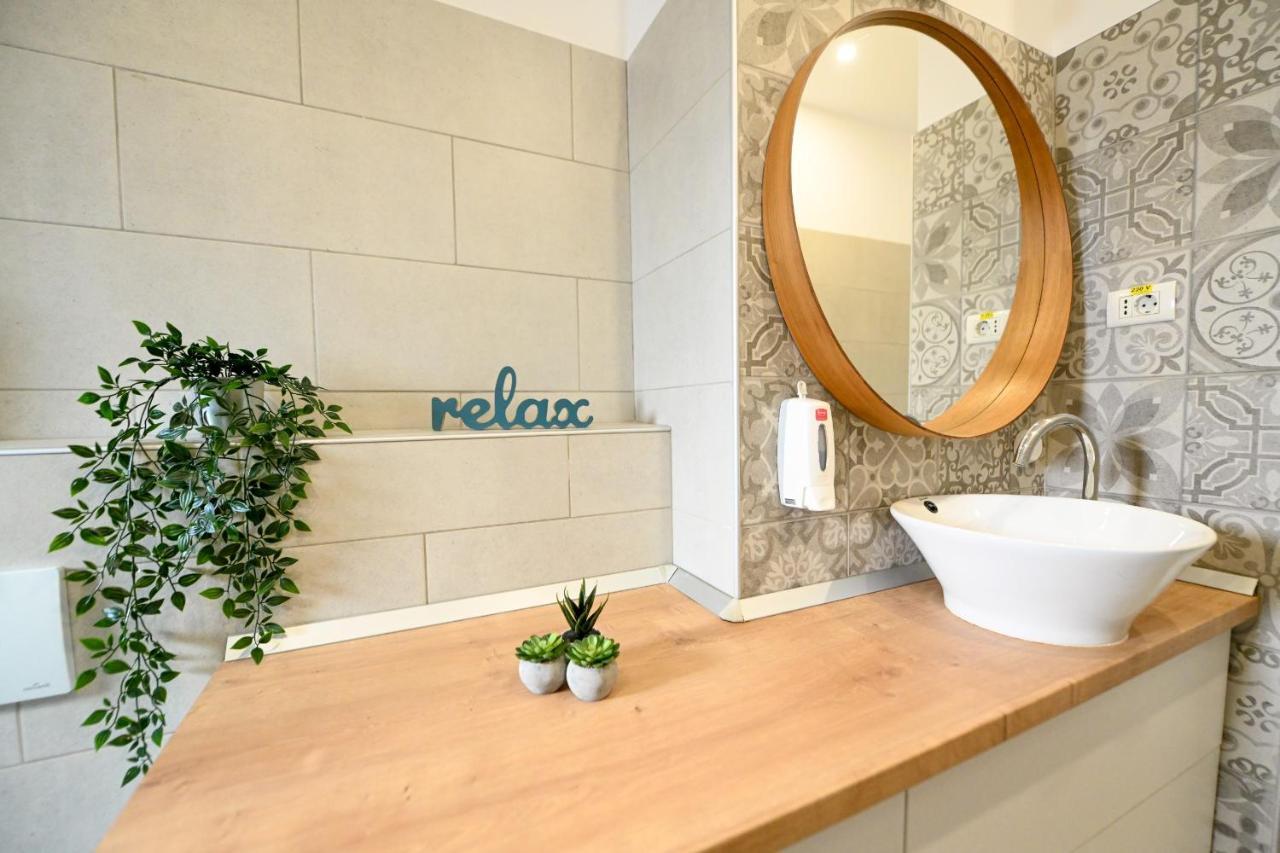 Splendid 2Br Apartment With Breathtaking Views Of Casa Poporului Bukarest Kültér fotó