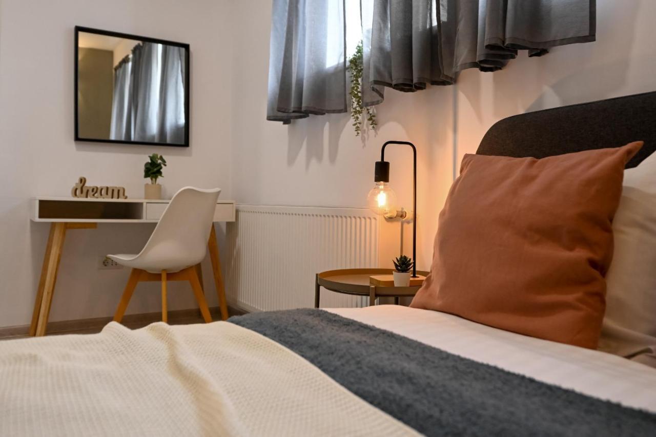 Splendid 2Br Apartment With Breathtaking Views Of Casa Poporului Bukarest Kültér fotó