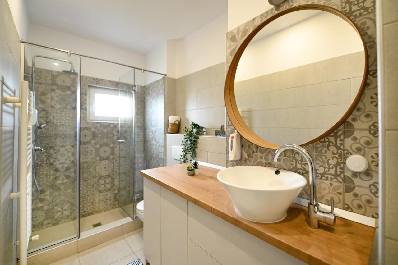Splendid 2Br Apartment With Breathtaking Views Of Casa Poporului Bukarest Kültér fotó