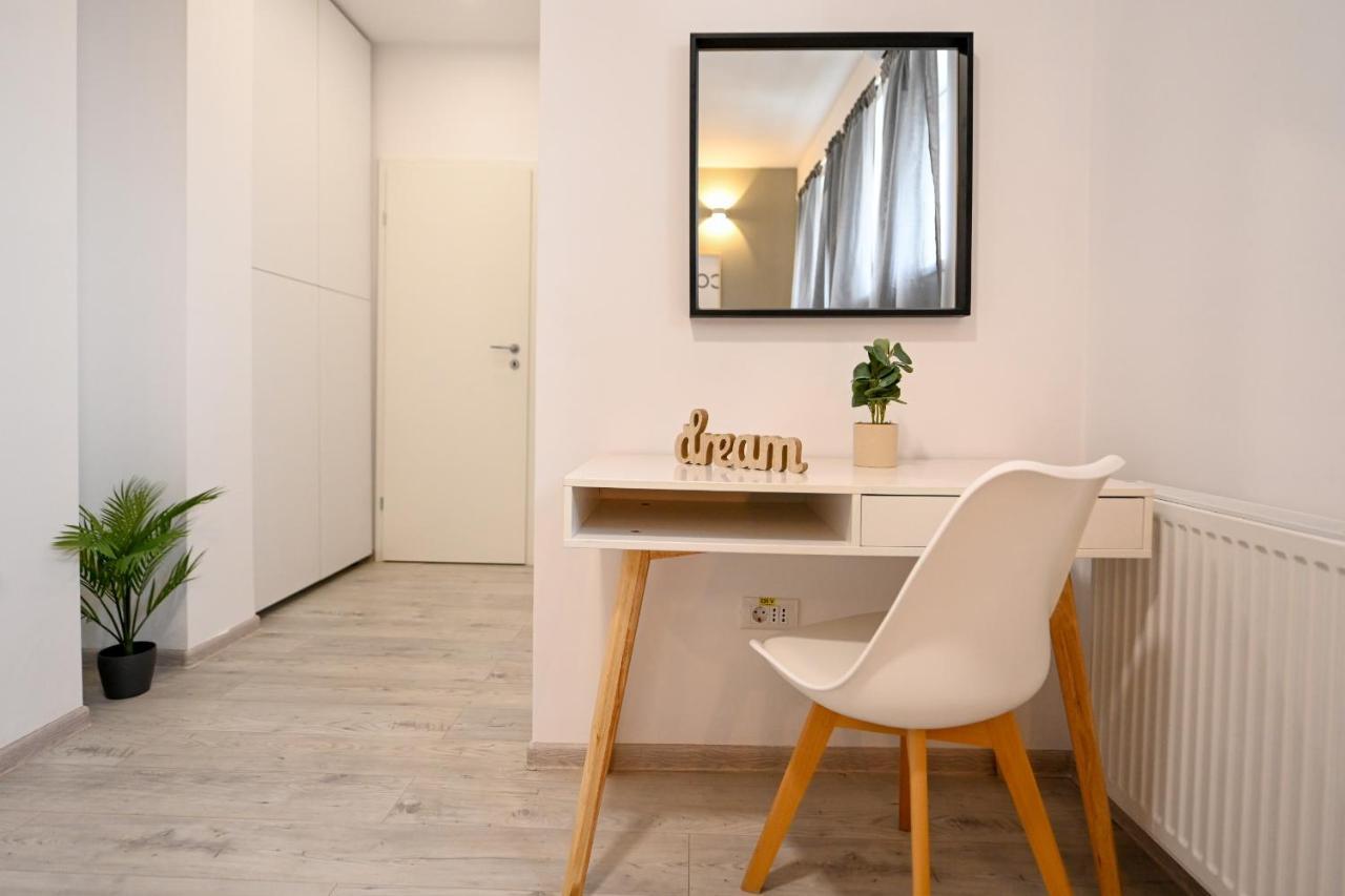 Splendid 2Br Apartment With Breathtaking Views Of Casa Poporului Bukarest Kültér fotó