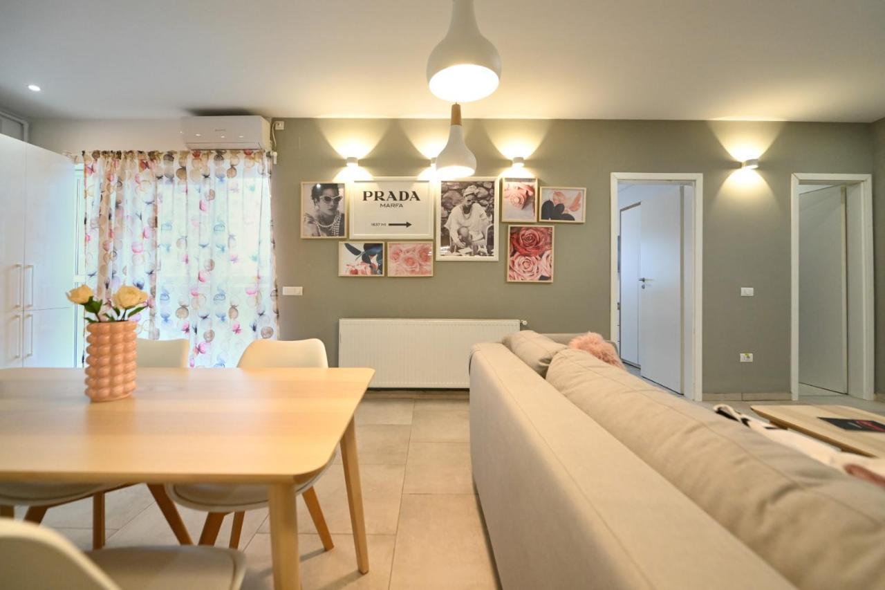 Splendid 2Br Apartment With Breathtaking Views Of Casa Poporului Bukarest Kültér fotó