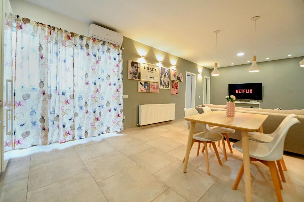 Splendid 2Br Apartment With Breathtaking Views Of Casa Poporului Bukarest Kültér fotó